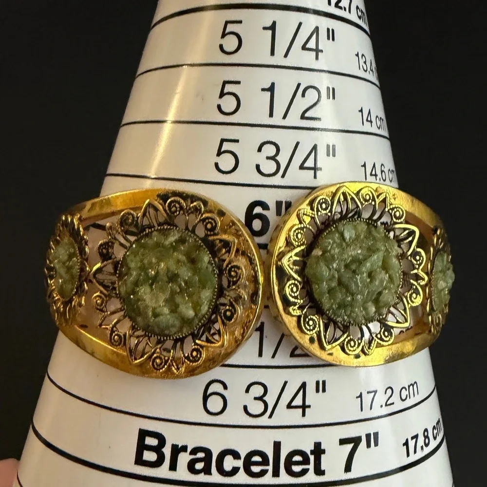 Vintage Cuff Bracelet Green Stone Gold Filigree Sunburst
